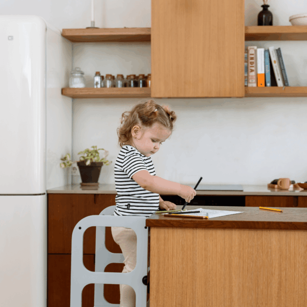 Ette-Tete_Stepnsit_grey2.png STEP'n'SIT® Convertible 2-in-1 Helper Tower/Table - Grey